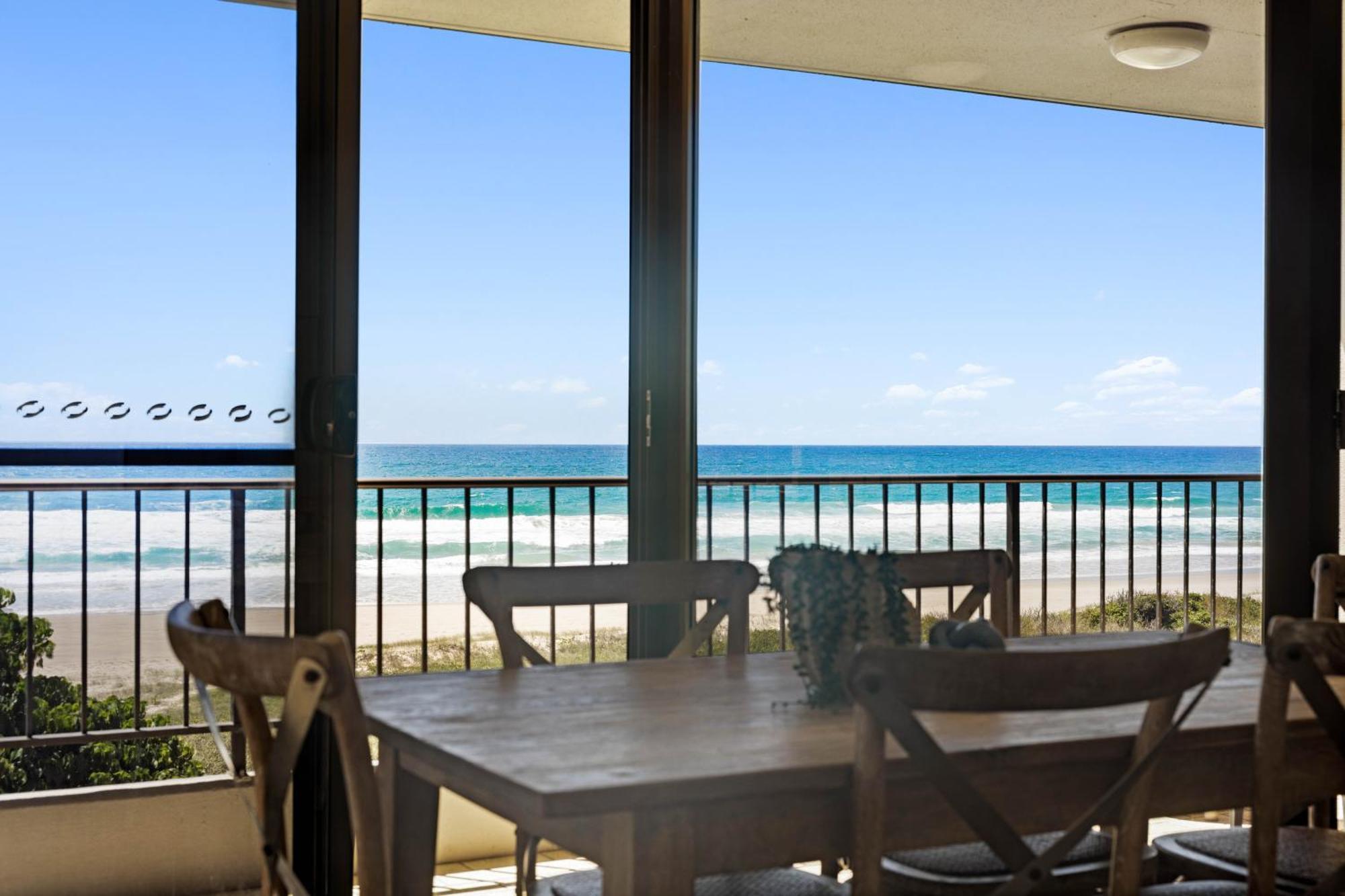 Surfside Court - Hosted By Burleigh Letting Apartment โกลด์โคสต์ ภายนอก รูปภาพ