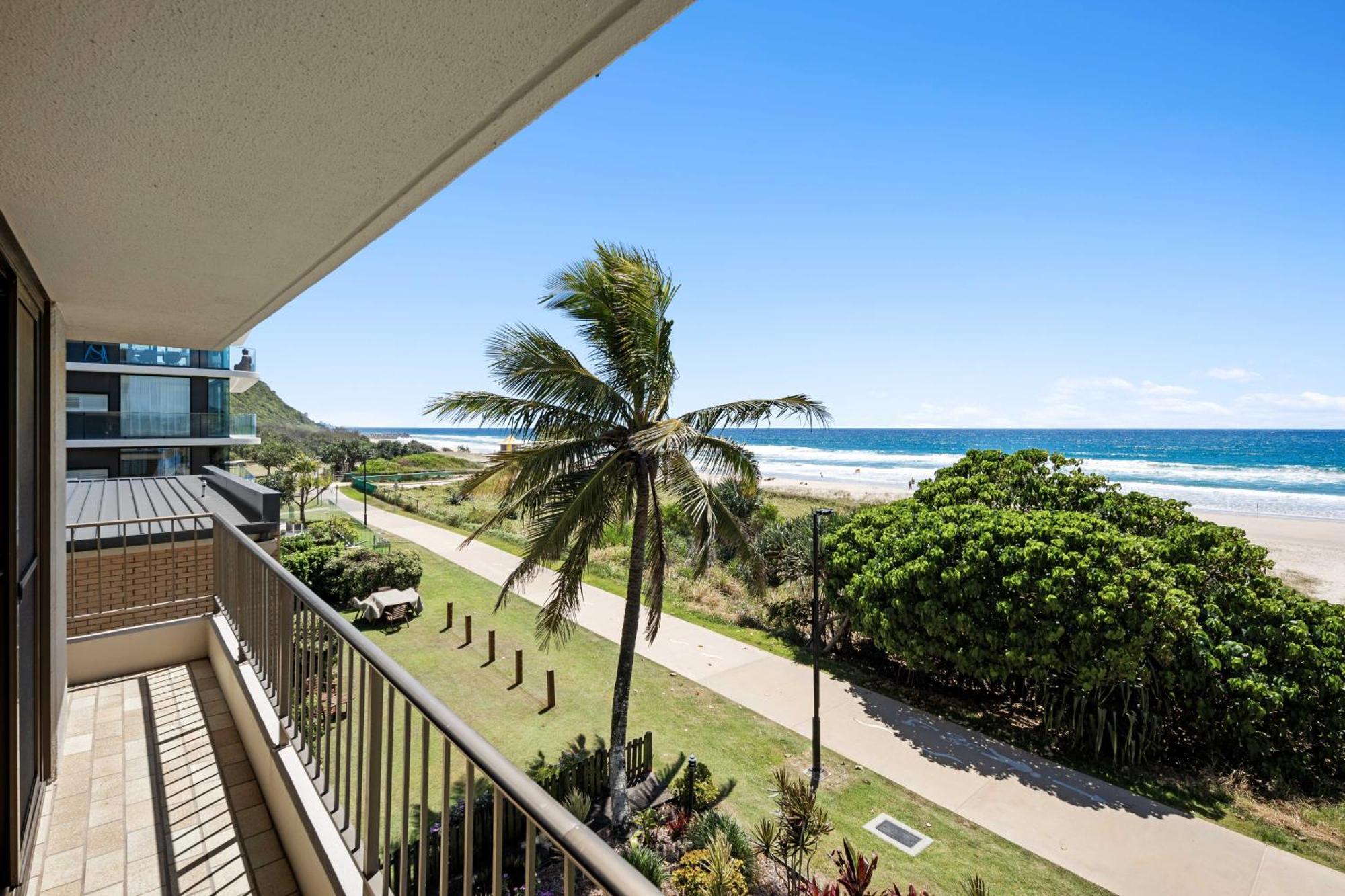 Surfside Court - Hosted By Burleigh Letting Apartment โกลด์โคสต์ ภายนอก รูปภาพ